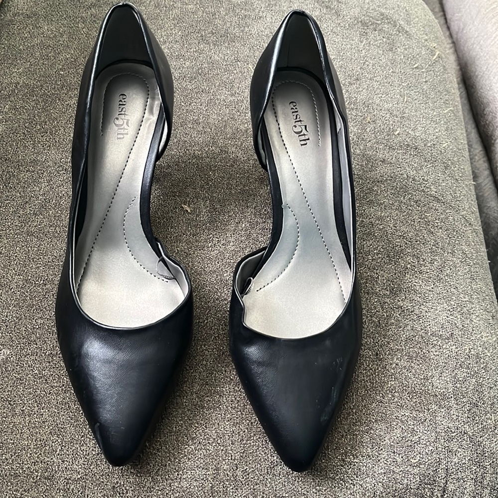 east5th women shoes size 9 w :)